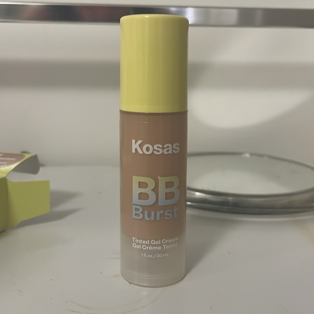 KOSAS bb burst tinted gel cream shade 21 light medium neutral